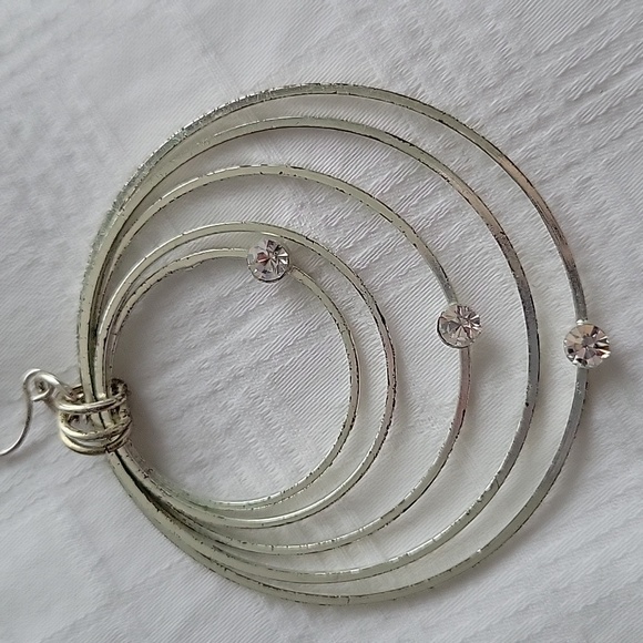 🔥3/$15 Hoop earrings - Picture 2 of 2
